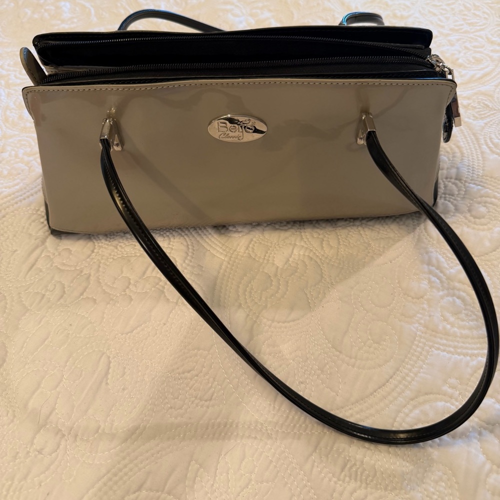 Beijo Two-Tone Shoulder Bag in Cream and Black